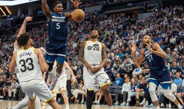 爱德华兹43分戈贝尔19+17 森林狼胜爵士锁定西部第六