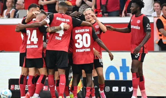 足坛悲喜一夜！勒沃库森1-2爆大冷，巴黎圣日耳曼冲3冠，皇马晋级