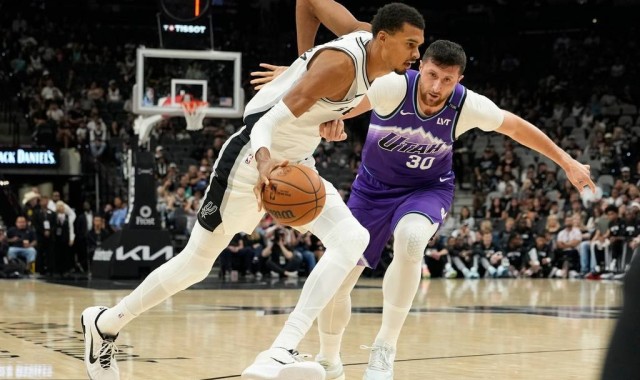 季前赛-文班亚马22分7篮3助 马刺加时力克爵士