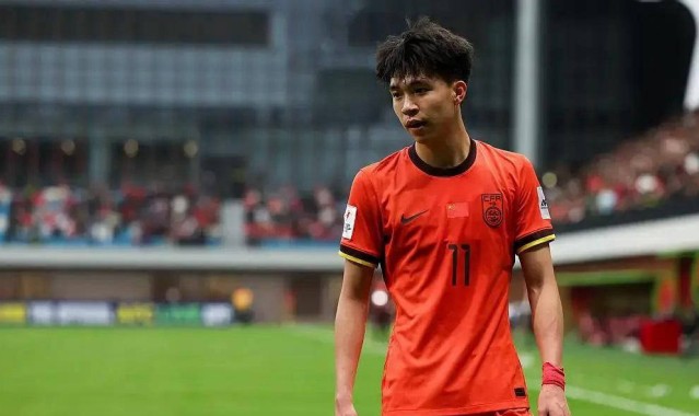 18岁少年王钰栋引领国足生死战