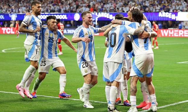 周日意甲焦点战：亚特兰大主场力克拉齐奥，2-1锁定胜局