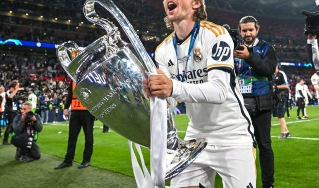 莫德里奇回忆热刺生涯，未能如愿加盟切尔西，反而成就皇马传奇