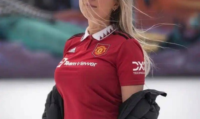 曼联神了，客场2比1逆转水晶宫，冲到第6，今年欧冠资格稳了