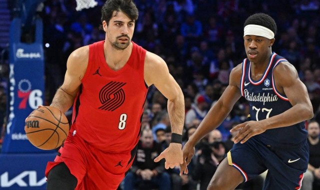 阿夫迪亚25分埃奇库姆18+12 开拓者不敌76人