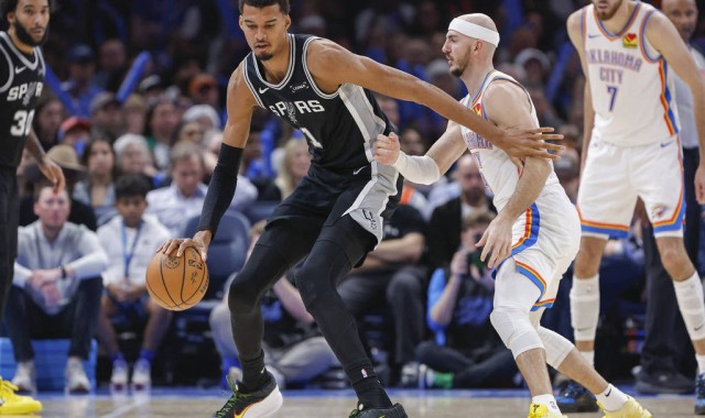 圣诞大战-文班亚马19+11亚历山大22分 马刺击败雷霆5连胜