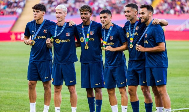 曼城转会计划曝光！钦点巴萨全能巨星奥尔莫接替德布劳内？