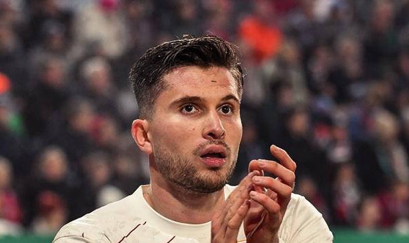 德甲焦点战：稳定状态的奥格斯堡迎战表现挣扎的科隆