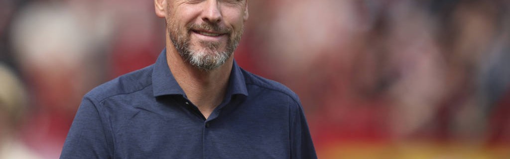 药厂德甲梦碎！2轮领先仍被绝平，滕哈赫的战术挑战何时终结？