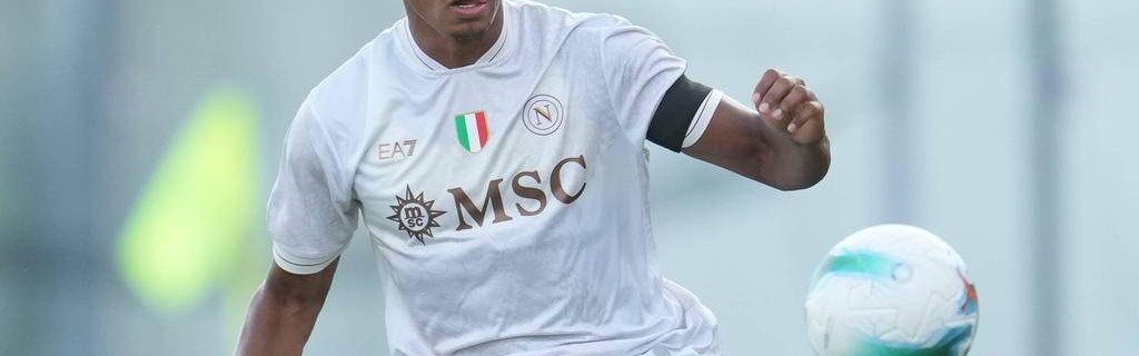 霍伊伦飞往那不勒斯，租借交易细节揭晓：他能否在意甲展现潜力？