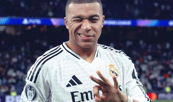 炸翻足坛！2亿欧已经撕破脸，皇马下最后通牒逼宫，姆巴佩拒战曼城，结局全是未知数