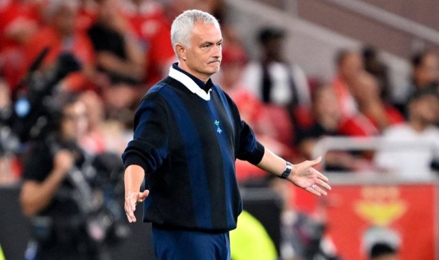 穆里尼奥第7次离队，执教费内巴切仅1年，或重返曼联？