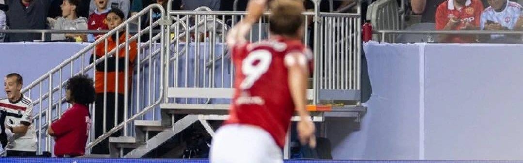 曼联4-1热身两连胜，库尼亚轮休霍伊伦德破荒！中锋进球带来双赢局面