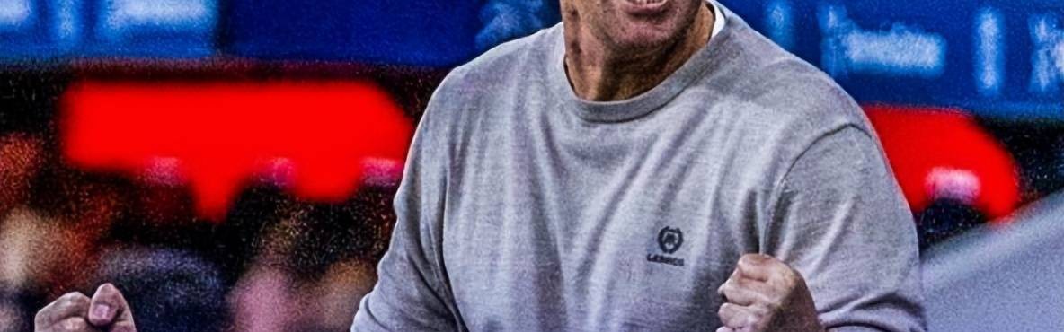 尴尬！滕哈赫执教勒沃库森1平1负下课，尤尔曼德3胜1平，或回荷甲