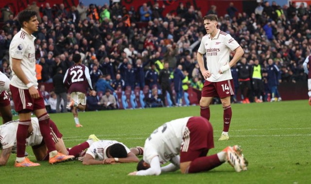 又要掉链子？阿森纳5轮被曼城追4分 重演昔日噩梦？