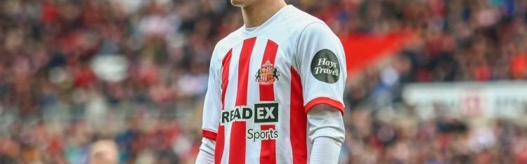 英媒：埃弗顿将与利物浦争夺桑德兰中场里格，转会费超3000万镑